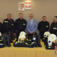 „Bezpieczny strażak 2016” – mundury przekazane