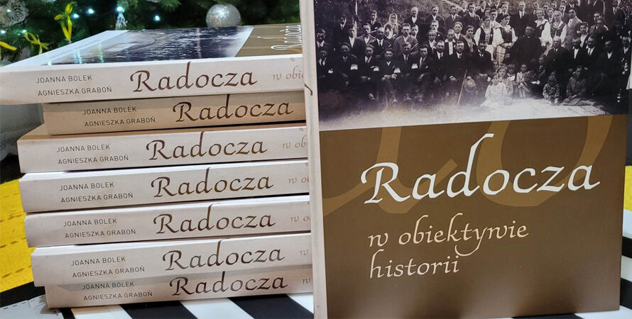 Album „Radocza w obiektywie historii” wzbogacił biblioteczkę o gminie Tomice